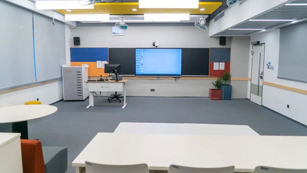 廣州大學智慧教學空間.jpg 廣州大學智慧教學空間.jpg