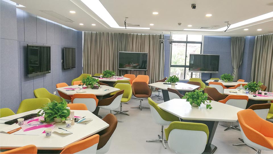 江西教育研究院中小學教師發展中心建設