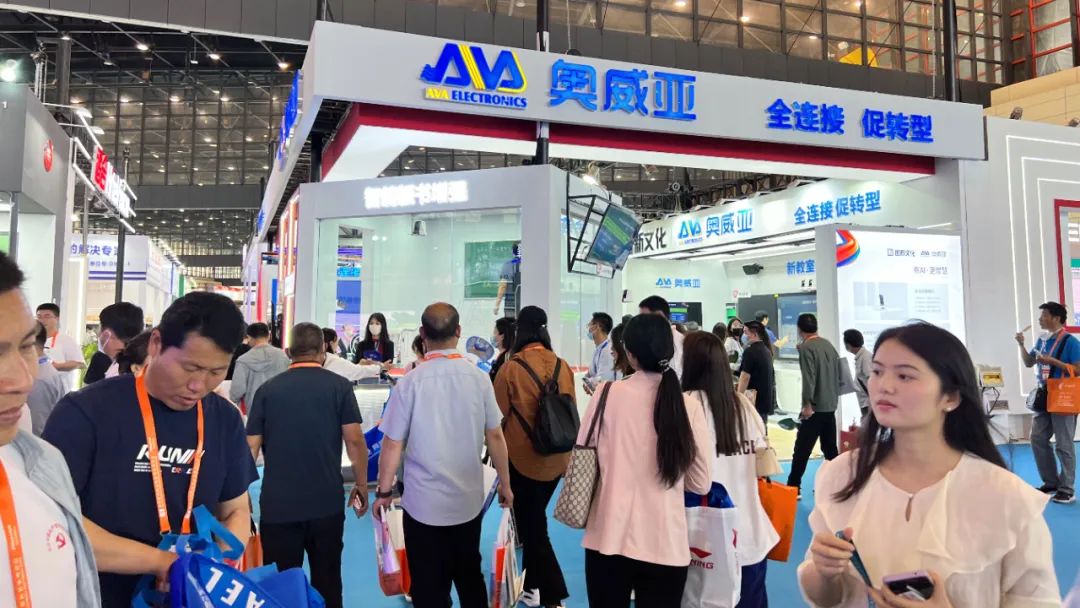 展會(huì)精彩瞬間 | 數(shù)字化轉(zhuǎn)型背景下，奧威亞的教育創(chuàng)新與實(shí)踐