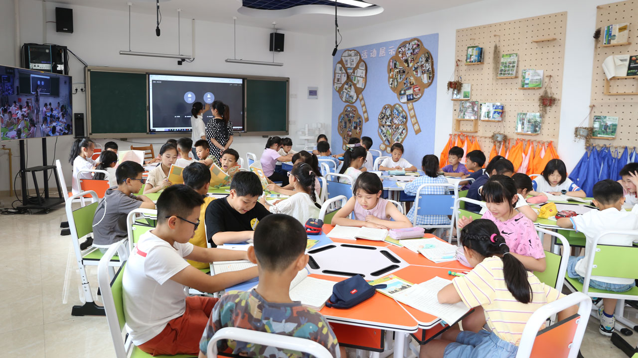 專遞課堂與網絡研修相結合，創新“互聯網+”結對幫扶